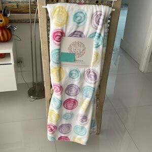 Skye White/Pink/Yellow Pastel "Watercolor Dots" Oversized Throw Blanket